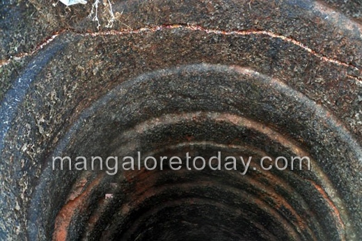 Cracks appear in well 2